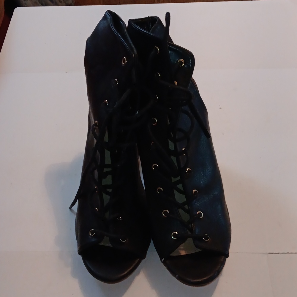 liliana heels
